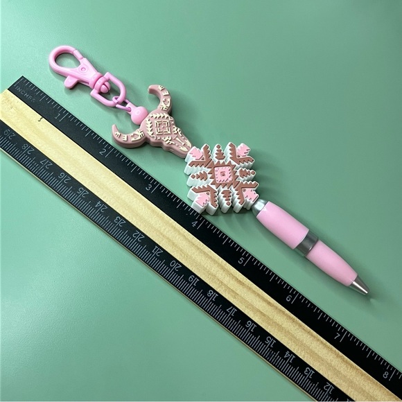Western Winter Bull Skull & Snowflake Pink Handmade Beaded Keychain Pen - Picture 7 of 7